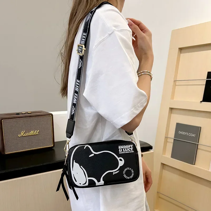 Snoopy camera messenger bag summer new fashion shoulder bag women pu mobile phone bag coin purse
Snoopy camera messenger bag summer new fashion shoulder bag women pu mobile phone bag coin purse