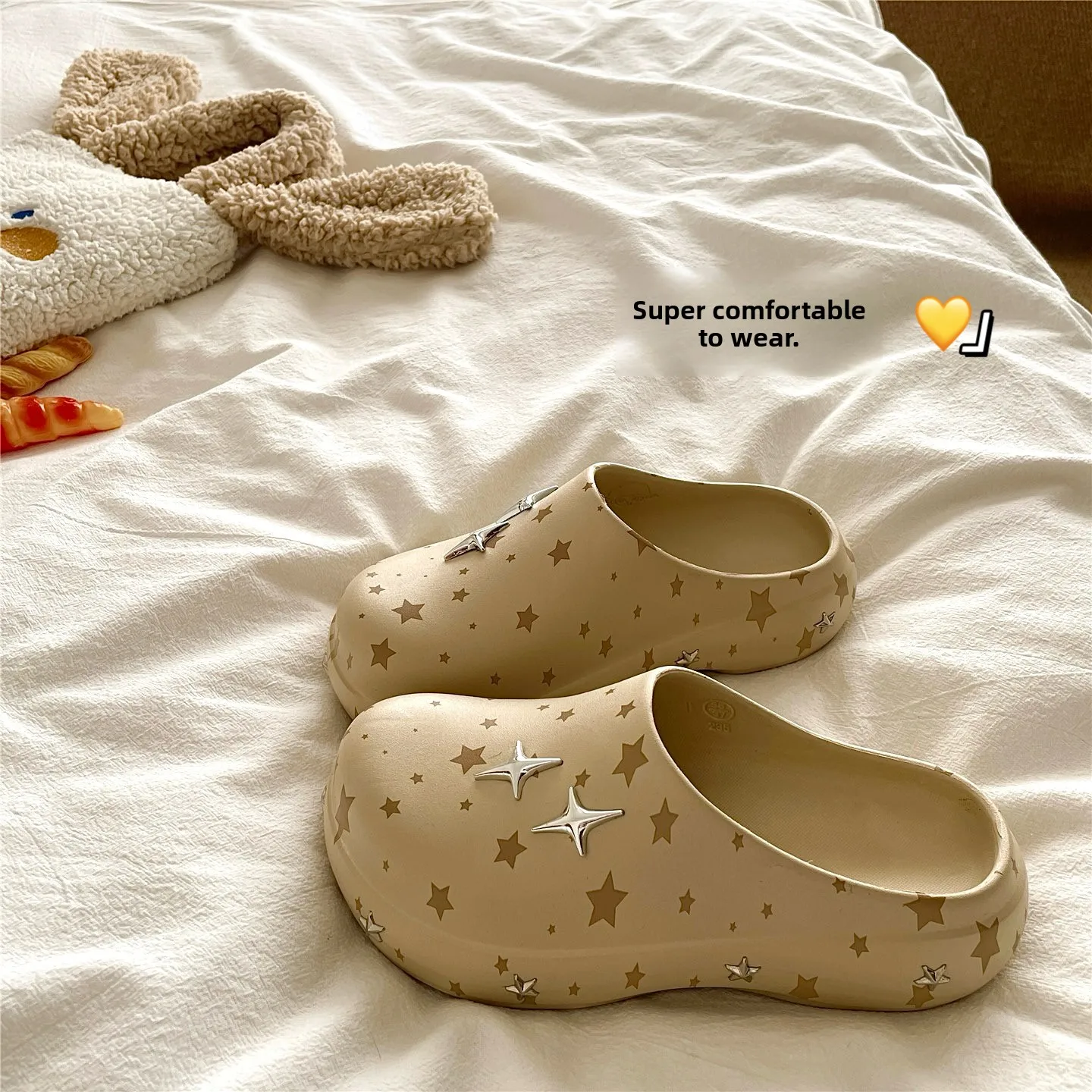 Waterproof Thick Bottom Chef Style Slippers Women's Summer Outdoor Wear Buckle Sandals Half Slippers Fashionable Ins Style
Waterproof Thick Bottom Chef Style Slippers Women's Summer Outdoor Wear Buckle Sandals Half Slippers Fashionable Ins Style