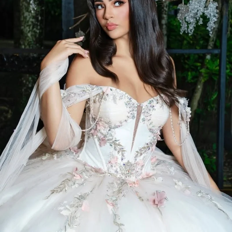 Белое платье Quinceanera с открытыми плечами, кружево с кристаллами и блестками, 3D цветочная наклейка, длинный хвост, бант, платья de 15, Quinceanera Настроить
Белое платье Quinceanera с открытыми плечами, кружево с кристаллами и блестками, 3D цветочная наклейка, длинный хвост, бант, платья de 15, Quinceanera Настроить