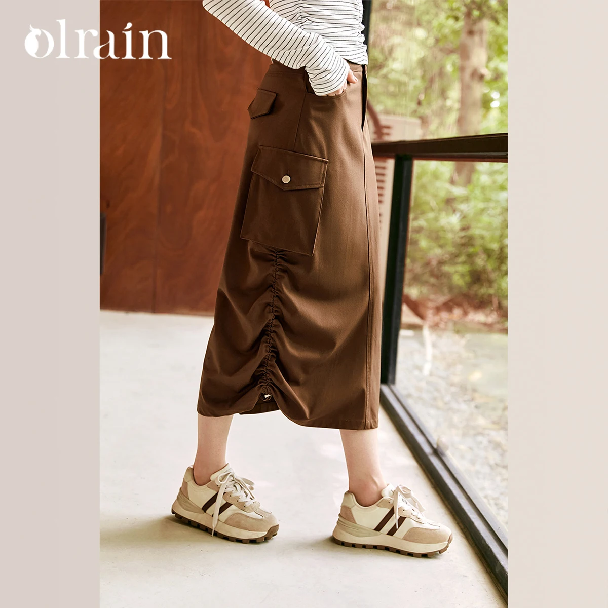 OLrain 2026 Spring Brown Cargo Midi Skirt Ruched Side High Waist Split A-Line Casual Workwear Skirt With Pockets M56QB93315
OLrain 2026 Spring Brown Cargo Midi Skirt Ruched Side High Waist Split A-Line Casual Workwear Skirt With Pockets M56QB93315