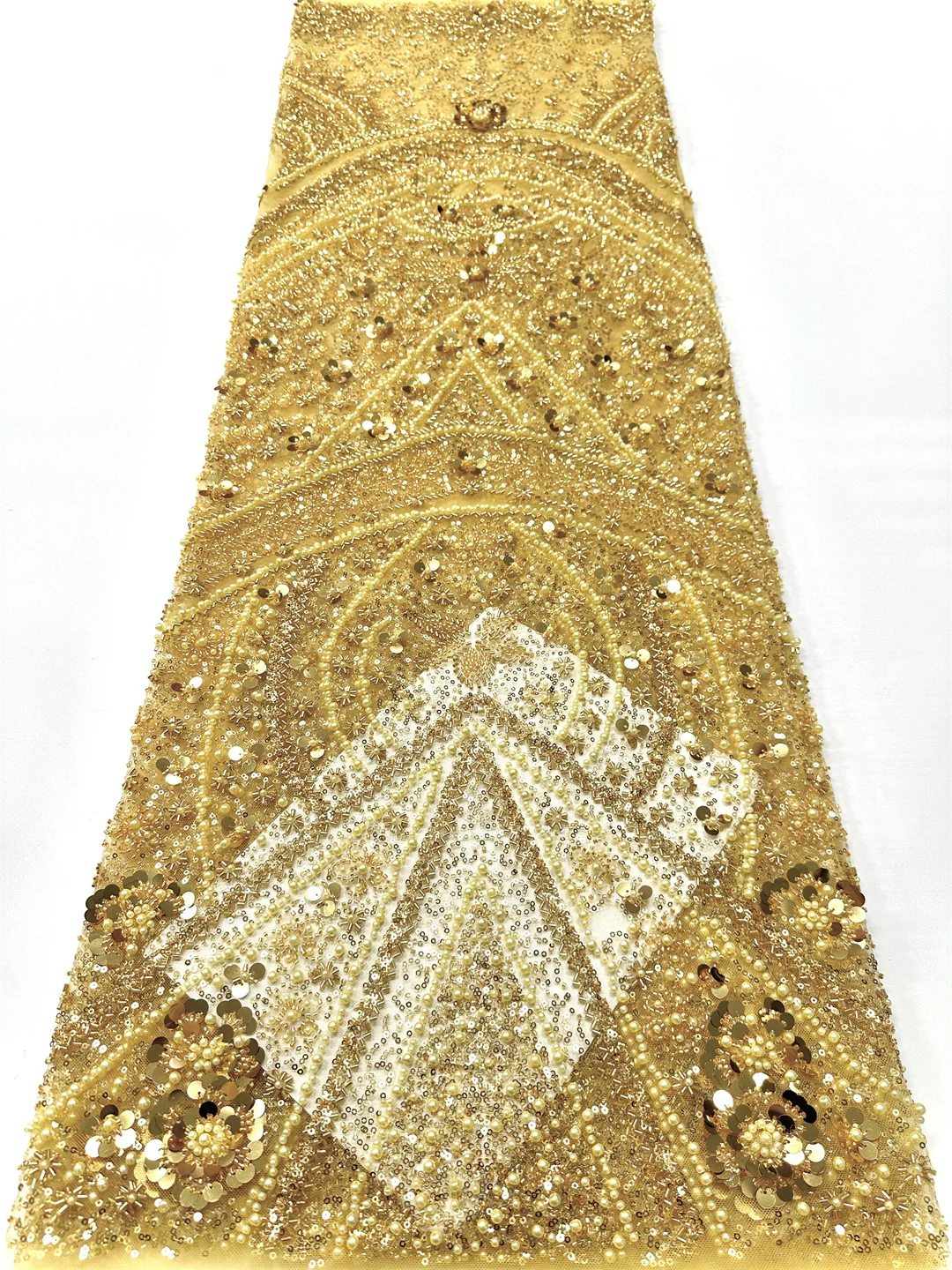 2025 New Hot Luxury African Sequins Lace Fabrics High Quality Beaded Embroidery French Nigerian Tulle Lace Fabric For Wedding
2025 New Hot Luxury African Sequins Lace Fabrics High Quality Beaded Embroidery French Nigerian Tulle Lace Fabric For Wedding