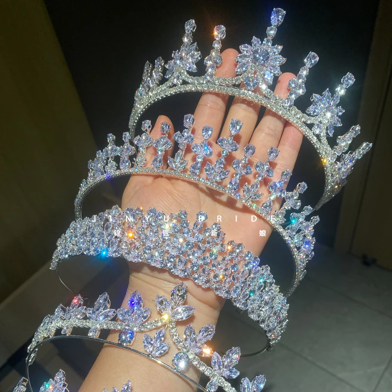 2025 New Arrival High-End Zircon Crown Super Sparkling Full Bridal Hair Accessory for Wedding Makeup Princess Birthday
2025 New Arrival High-End Zircon Crown Super Sparkling Full Bridal Hair Accessory for Wedding Makeup Princess Birthday