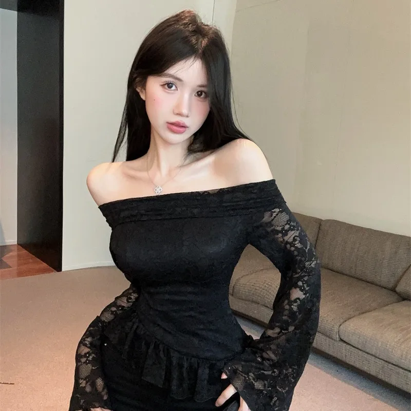 Sexy Lace Hollow out Bell Sve Top Women's Bla Pure Desire Sle One oulder Design Autumn Winter New Faion Trend
Sexy Lace Hollow out Bell Sve Top Women's Bla Pure Desire Sle One oulder Design Autumn Winter New Faion Trend