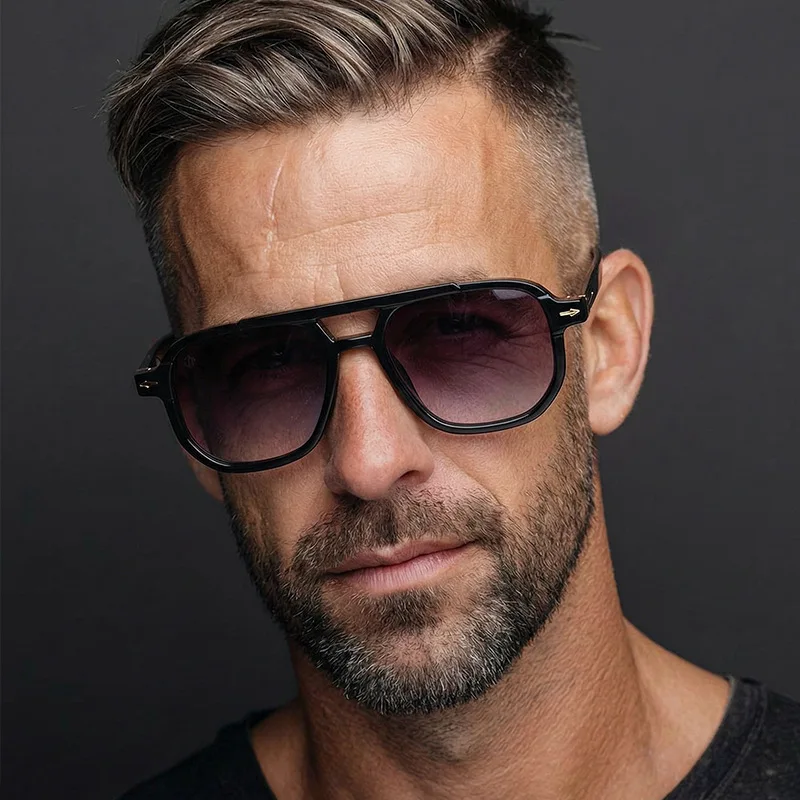 Frame-shaped arrow decorative sunglasses, suitable for both men and women for daily outings, perfect for sun protection.
Frame-shaped arrow decorative sunglasses, suitable for both men and women for daily outings, perfect for sun protection.