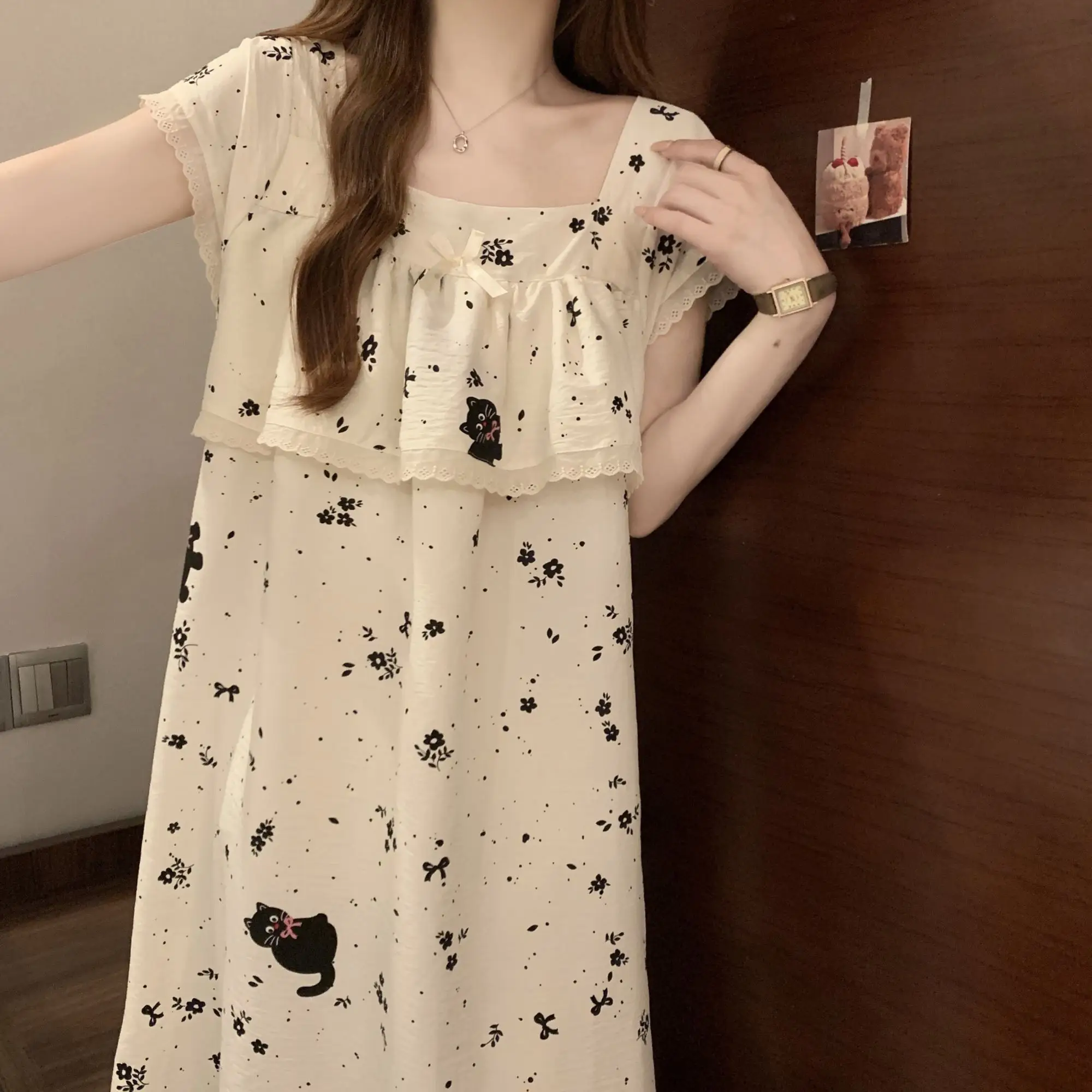 Summer Long Nightgown for Women Short-sleeved Thin Korean Style Floral Princess Style Loose and Cute Home Clothes Dressing Gown
Summer Long Nightgown for Women Short-sleeved Thin Korean Style Floral Princess Style Loose and Cute Home Clothes Dressing Gown