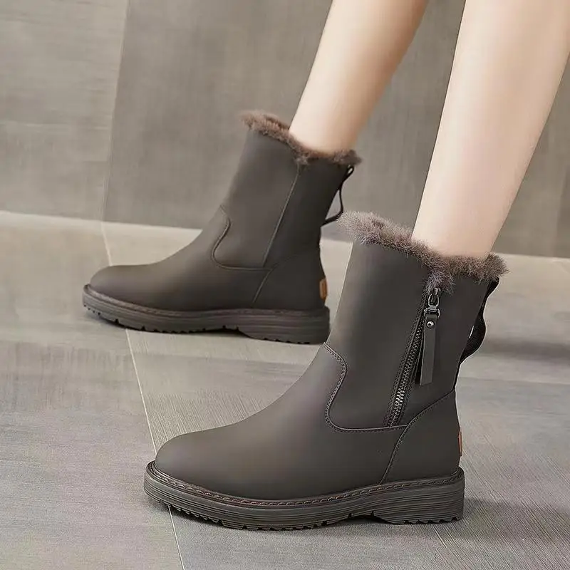 Водонепроницаемая зимняя женская обувь с круглым носком, кожаные женские зимние ботинки на платформе и молнии по акции, модные трендовые рабочие ботинки 2025 года
Водонепроницаемая зимняя женская обувь с круглым носком, кожаные женские зимние ботинки на платформе и молнии по акции, модные трендовые рабочие ботинки 2025 года