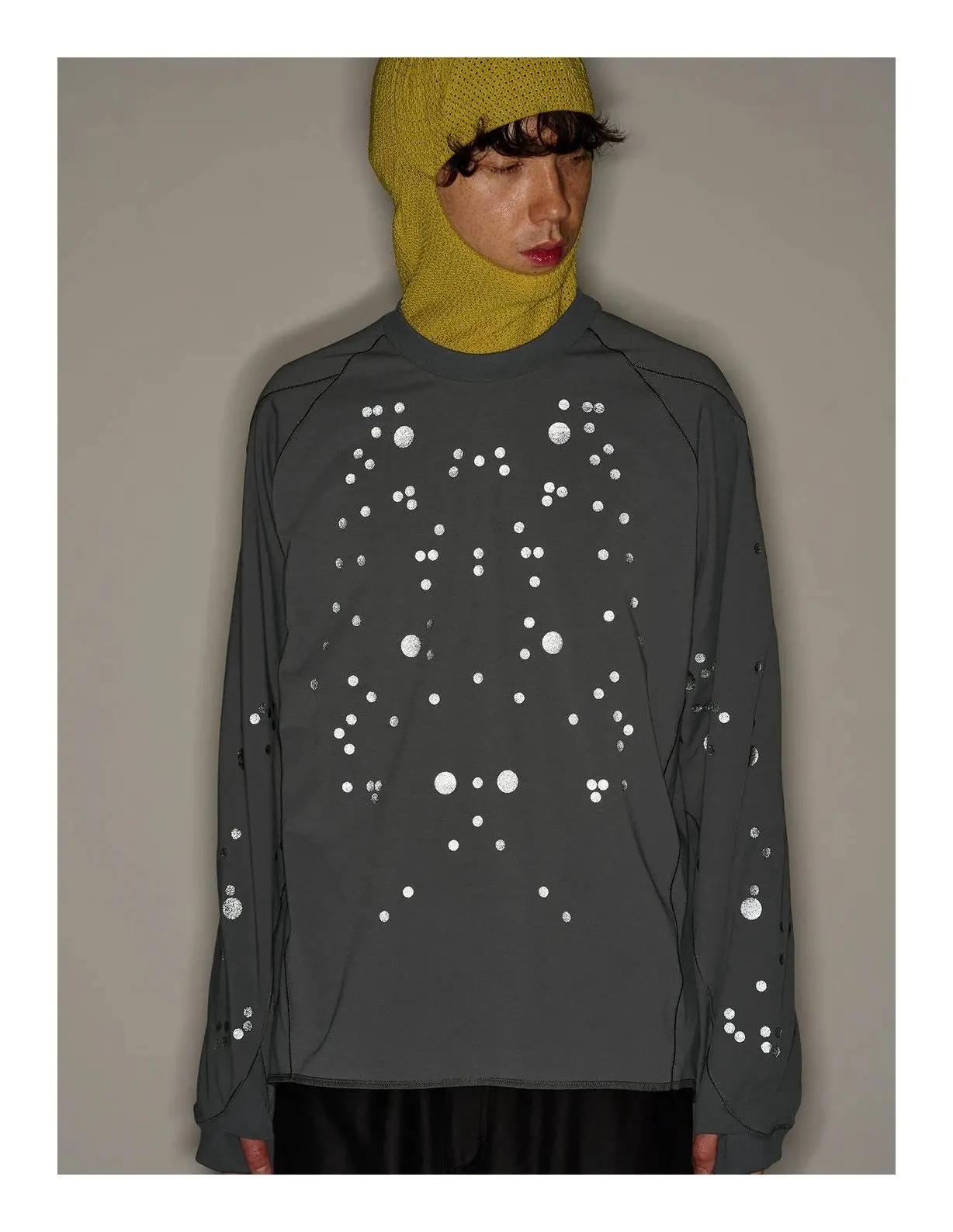 Reflective Dot Finger Covers Long Sleeve T-Shirt Running Outdoor 3D Tailoring Breathable Skin-Friendly Casual Style round Neck
Reflective Dot Finger Covers Long Sleeve T-Shirt Running Outdoor 3D Tailoring Breathable Skin-Friendly Casual Style round Neck