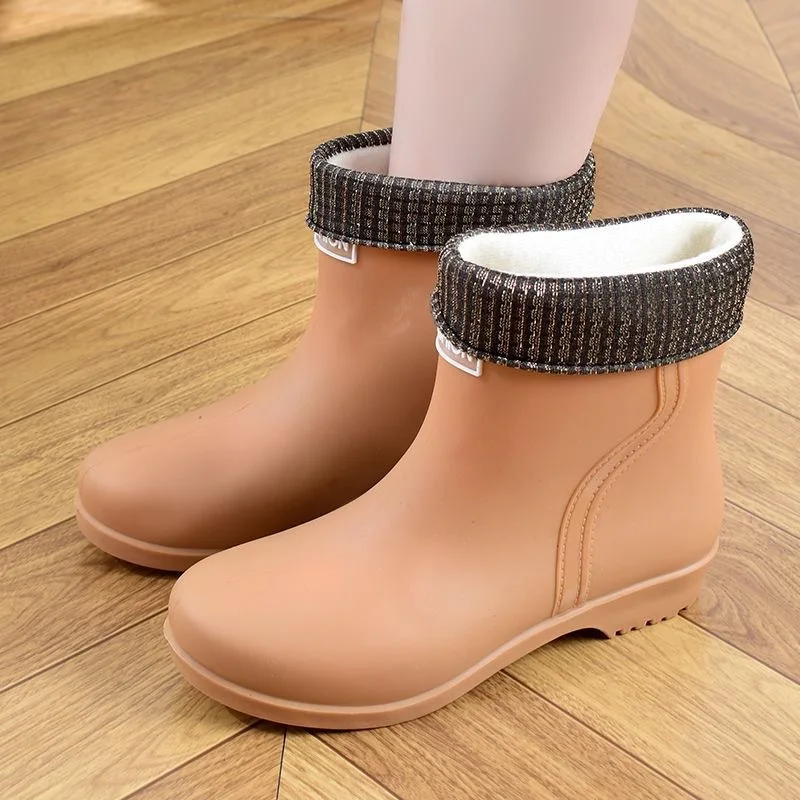 Fashionable Women's Rain Boots Non-slip Ladies' Rain Boots Short-tube Waterproof Adult Mid-tube Water Shoes Women's Rubber Shoes
Fashionable Women's Rain Boots Non-slip Ladies' Rain Boots Short-tube Waterproof Adult Mid-tube Water Shoes Women's Rubber Shoes