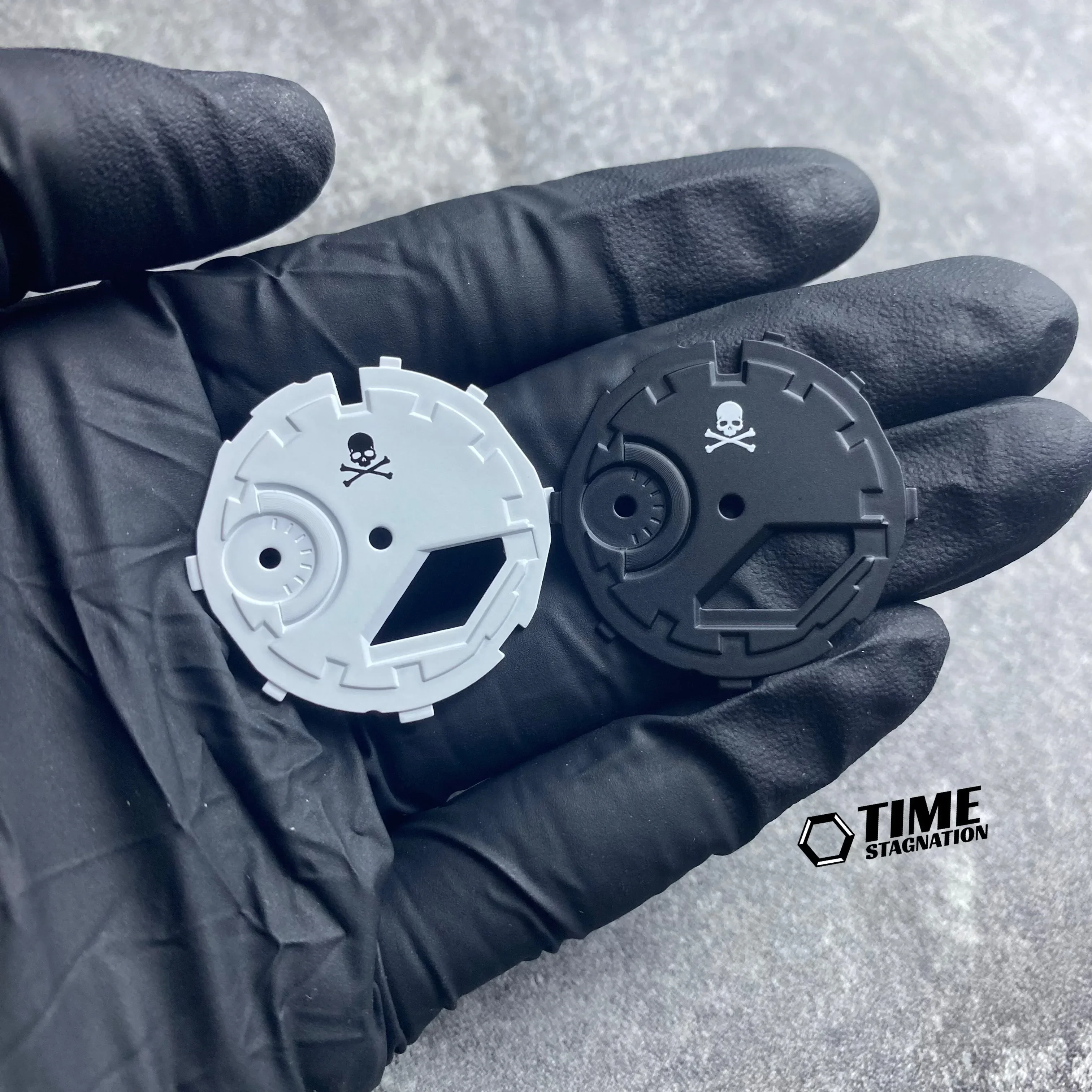 GA2100 gun gray metal skull dial literal watch accessory Black Warrior replacement dial
GA2100 gun gray metal skull dial literal watch accessory Black Warrior replacement dial
