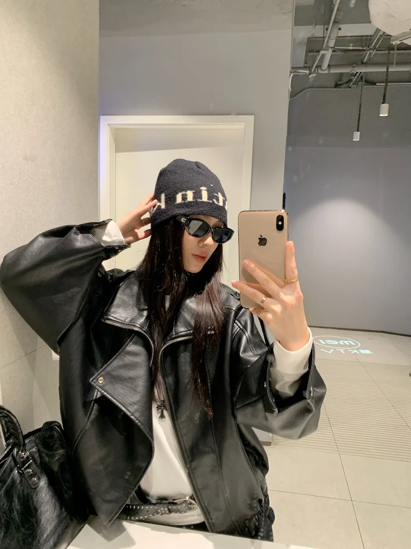 Американский женский кожаный жакет в винтажном стиле, ветрозащитный, для мотоциклистов, модный, с защитой от морщин, длинный рукав
Американский женский кожаный жакет в винтажном стиле, ветрозащитный, для мотоциклистов, модный, с защитой от морщин, длинный рукав