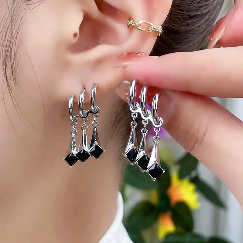 New Fashionable Unique Drop-shaped Tassel Pendant Claw-shaped Stud Earrings for Women Personality Cool Girl Party Trendy Jewelry
New Fashionable Unique Drop-shaped Tassel Pendant Claw-shaped Stud Earrings for Women Personality Cool Girl Party Trendy Jewelry