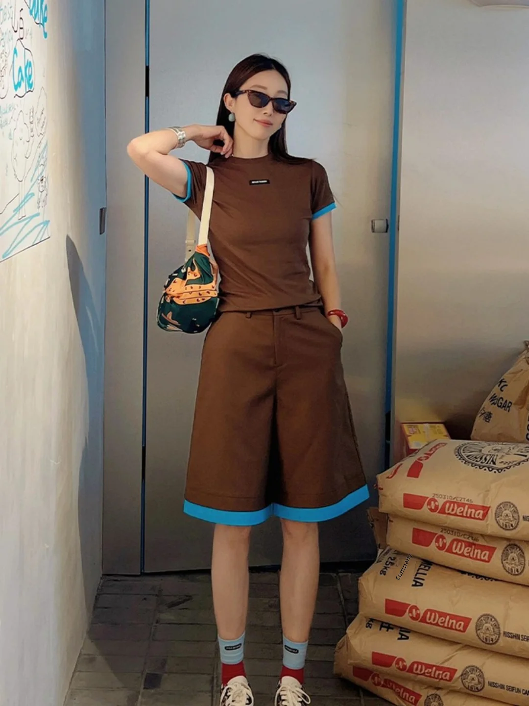 Anti-Aging Summer New Style Color Block Casual Short Sleeve Women's T-Shirt And High Waist Wide Leg Shorts Two-Piece Set
Anti-Aging Summer New Style Color Block Casual Short Sleeve Women's T-Shirt And High Waist Wide Leg Shorts Two-Piece Set