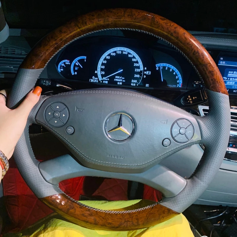 Чехол на руль для Mercedes benz S-Class CL-Class S300 S350 S400 S500 S250 S320 S600L
Чехол на руль для Mercedes benz S-Class CL-Class S300 S350 S400 S500 S250 S320 S600L