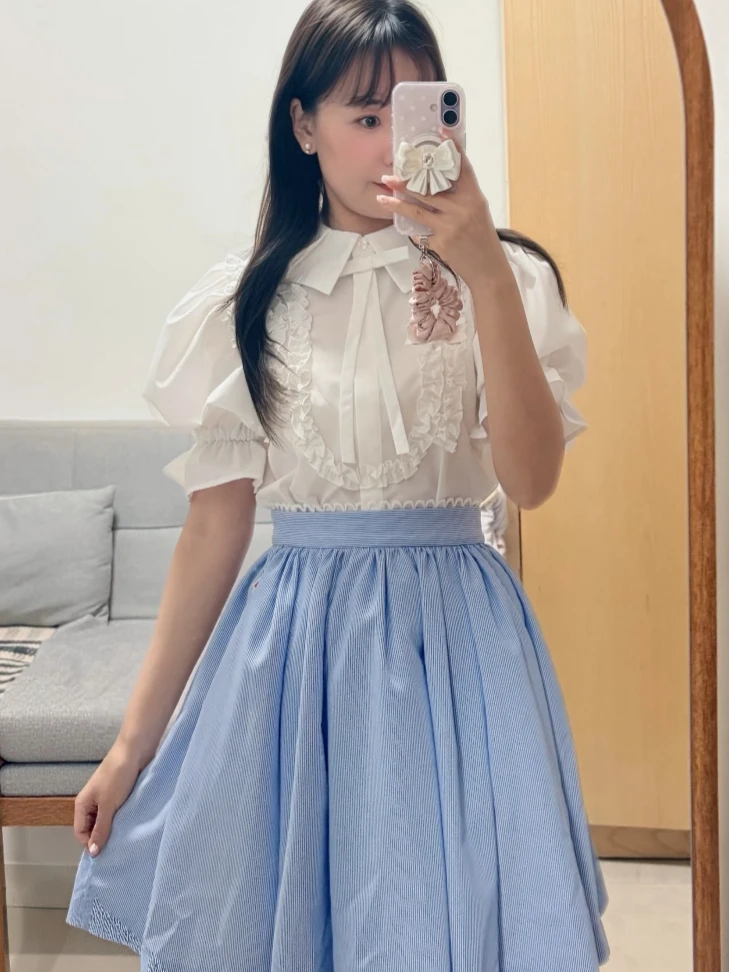 Japanese Sweet Cute Blue Shirt Women's 2026 Summer New Bubble Sleeves Pleated Simple Fashion Chic Style Shirt Versatile Slim
Japanese Sweet Cute Blue Shirt Women's 2026 Summer New Bubble Sleeves Pleated Simple Fashion Chic Style Shirt Versatile Slim