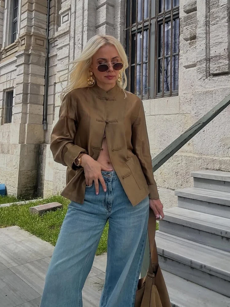 Brown Chinese Frog Button Blazer Mandarin Collar Long Sleeve Loose Fit Top Women Daily Lady New Fashion Casual Streetwear Top
Brown Chinese Frog Button Blazer Mandarin Collar Long Sleeve Loose Fit Top Women Daily Lady New Fashion Casual Streetwear Top