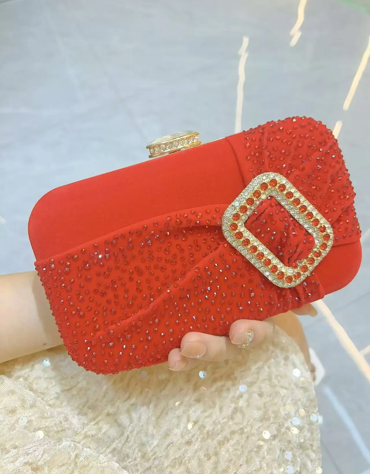 Luxury Velvet Square Bag Women's Handbag Glitter Shiny Rhinestones Diamond Evening Bag Wedding Party Clutch Purse Shoulder Bag
Luxury Velvet Square Bag Women's Handbag Glitter Shiny Rhinestones Diamond Evening Bag Wedding Party Clutch Purse Shoulder Bag