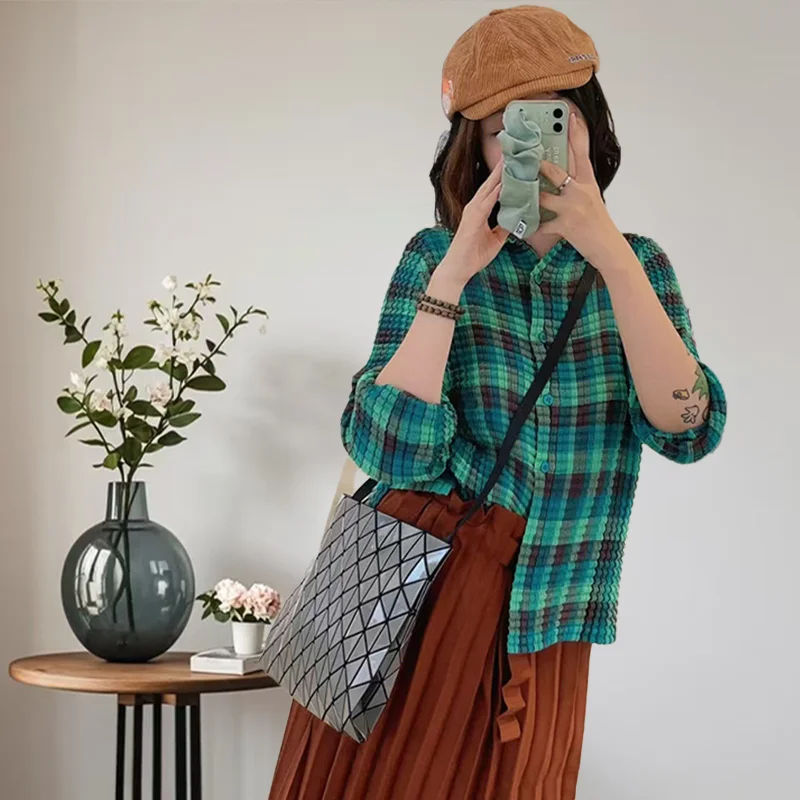 Miyake Pleated Shirt 2025 Spring New Short Jacket Women Long-sleeved Lapel Plaid Printed Pleated Single-breasted Cardigan Tops
Miyake Pleated Shirt 2025 Spring New Short Jacket Women Long-sleeved Lapel Plaid Printed Pleated Single-breasted Cardigan Tops