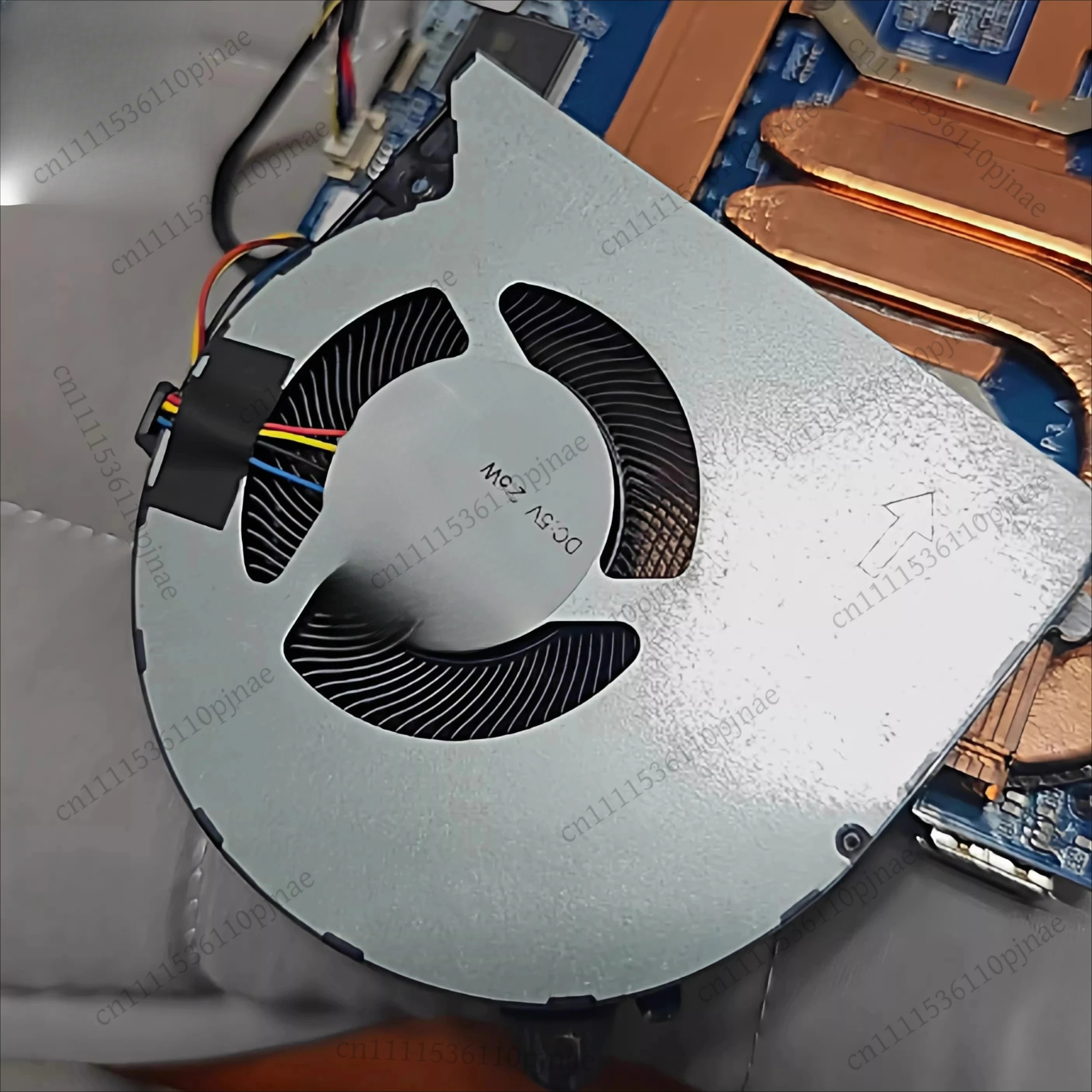 Applicable to the host built-in fan BT801005101-FPF025 new cooling fan
Applicable to the host built-in fan BT801005101-FPF025 new cooling fan