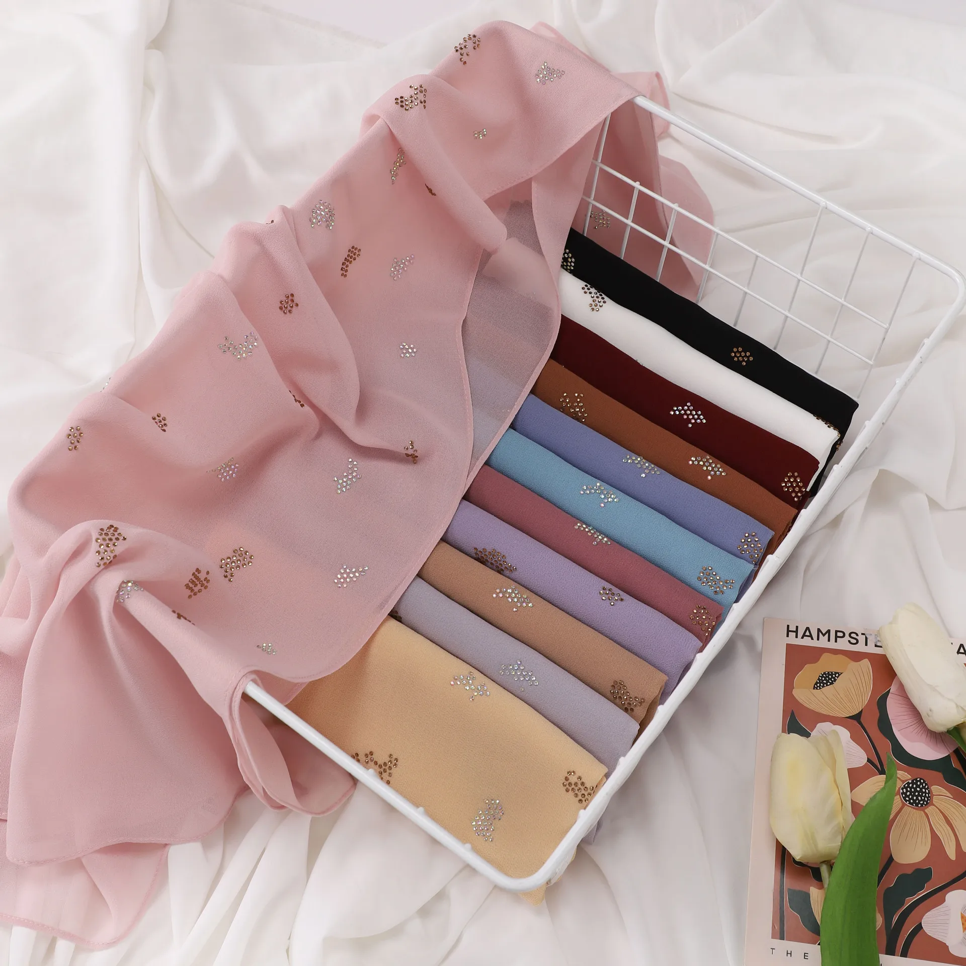90*90cm Rhinestone Chiffon Square Scarf Women Muslim Hijab Turban Headscarf Wrap Shawl Headband Bandana Muffler Kerchief Bufanda
90*90cm Rhinestone Chiffon Square Scarf Women Muslim Hijab Turban Headscarf Wrap Shawl Headband Bandana Muffler Kerchief Bufanda