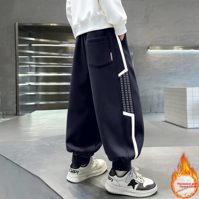 Утепленные повседневные брюки для мальчиков с вышивкой, средней посадкой, карго-стиль, прямые штанины, дышащий хлопковый смесовый материал
Утепленные повседневные брюки для мальчиков с вышивкой, средней посадкой, карго-стиль, прямые штанины, дышащий хлопковый смесовый материал