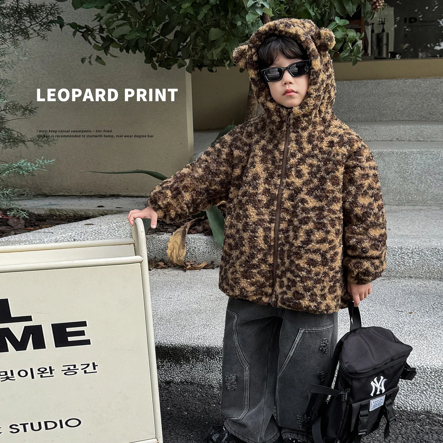 Kid Cardigan 2024 Children Winter Children Wear Fashion Korean Style Cute Leopard Print Fur Ears Hooded Thick Boy Coat
Kid Cardigan 2024 Children Winter Children Wear Fashion Korean Style Cute Leopard Print Fur Ears Hooded Thick Boy Coat