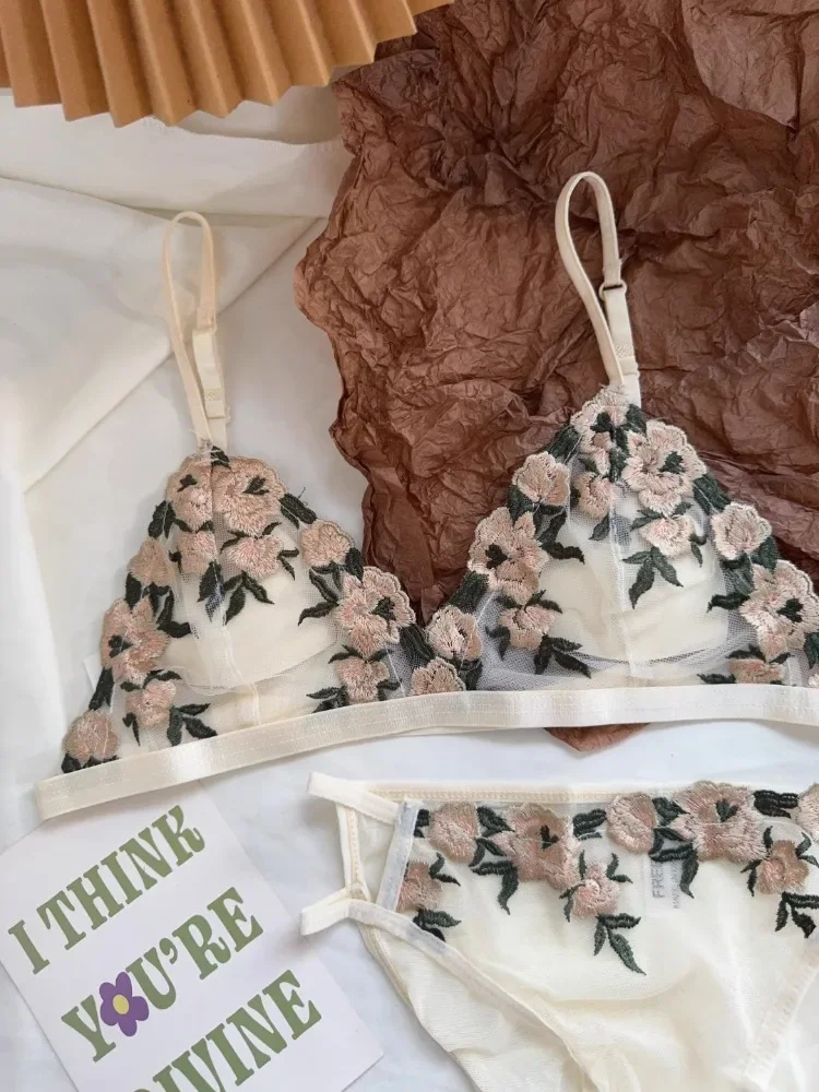 Комплект нижнего белья для пар с бюстгальтером - романтическое нижнее белье из французского черного кружева и хлопка, одинаковый бюстгальтер и трусы Pure Desire для него и ее подарка
Комплект нижнего белья для пар с бюстгальтером - романтическое нижнее белье из французского черного кружева и хлопка, одинаковый бюстгальтер и трусы Pure Desire для него и ее подарка