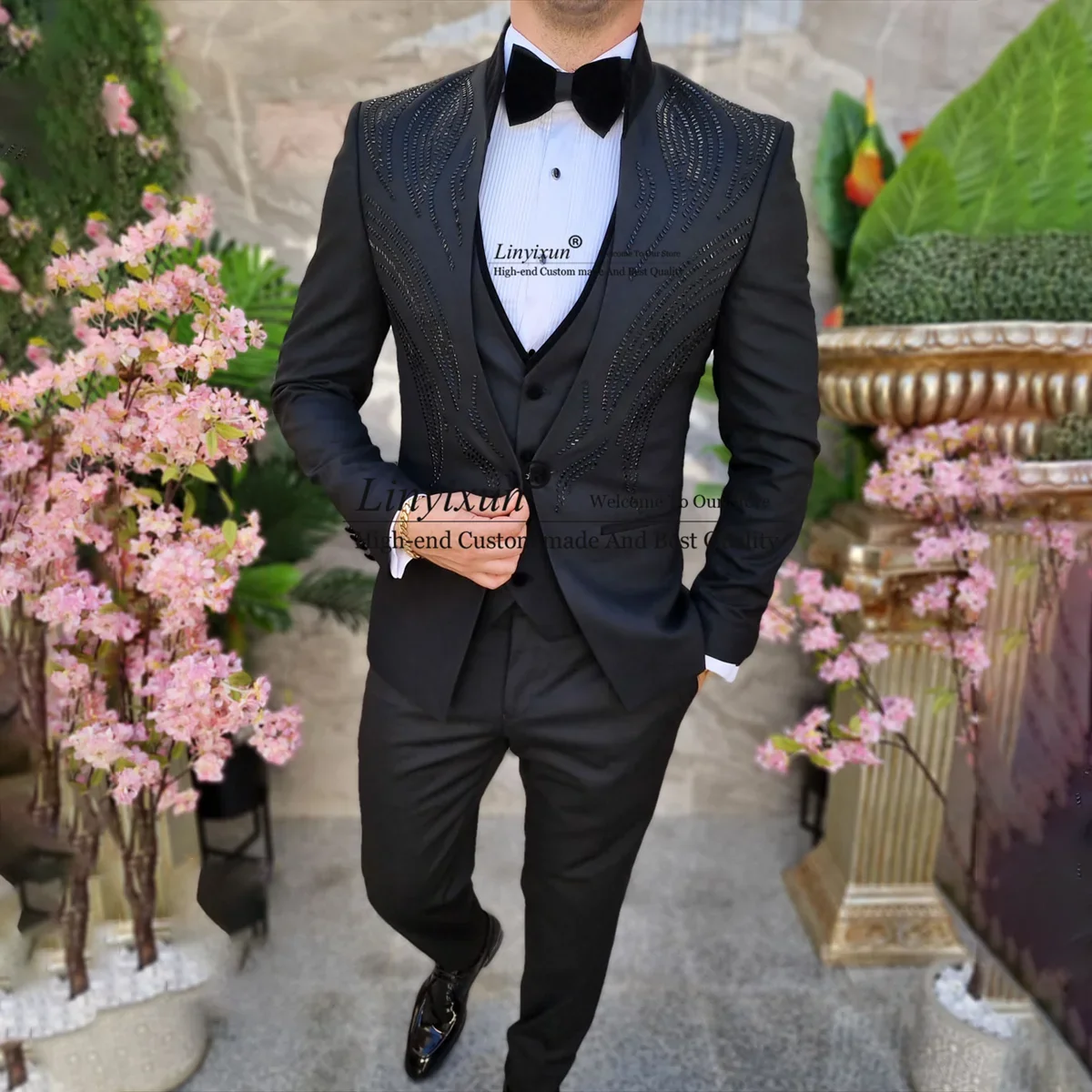 Luxury Beaded Tuxedos Men Suits Fashion Groom Tuxedos Customized Wedding Party Blazer Slim Fit Terno Masculinos Completo
Luxury Beaded Tuxedos Men Suits Fashion Groom Tuxedos Customized Wedding Party Blazer Slim Fit Terno Masculinos Completo