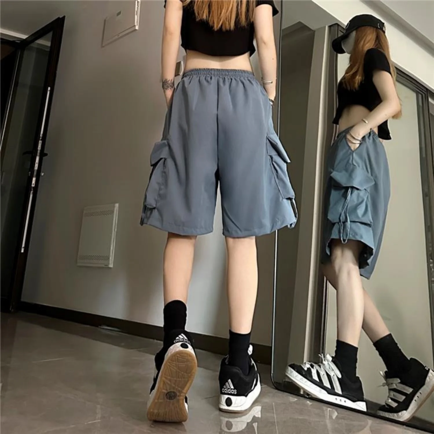 Women's High Waist Cargo Shorts American Style Streetwear Summer Wide Leg Pants Fashion Female Big Pocket Loose Shorts New
Women's High Waist Cargo Shorts American Style Streetwear Summer Wide Leg Pants Fashion Female Big Pocket Loose Shorts New
