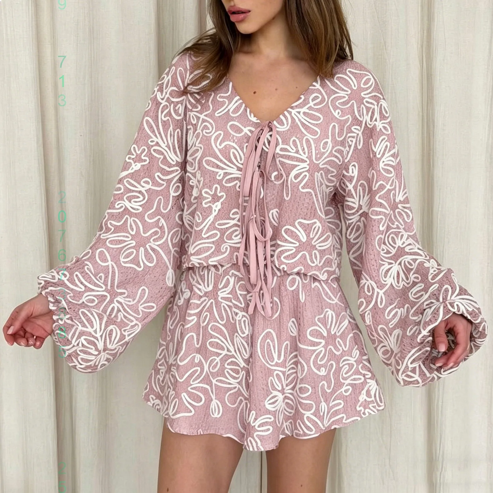 Fall Trendy Jacquard Macaron Color V Neck Long Sleeve Tie Top Shorts Matching Set Casual Suit
Fall Trendy Jacquard Macaron Color V Neck Long Sleeve Tie Top Shorts Matching Set Casual Suit