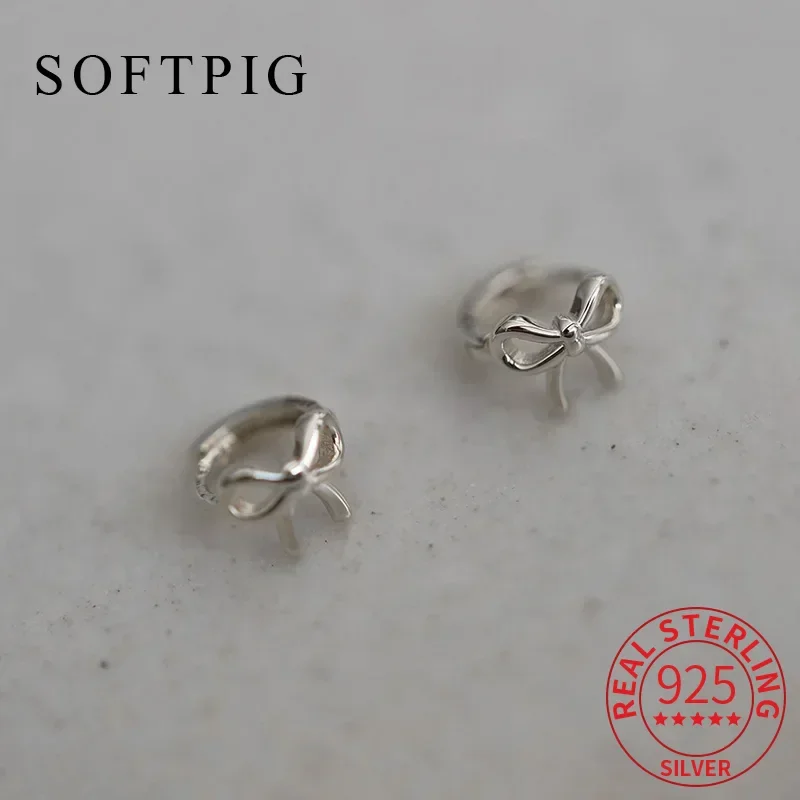 SOFTPIG Real 925 Sterling Silver Mini 18K Gold Bowknot Hoop Earrings For Charms Women Party Fine Jewelry Classic Accessories
SOFTPIG Real 925 Sterling Silver Mini 18K Gold Bowknot Hoop Earrings For Charms Women Party Fine Jewelry Classic Accessories