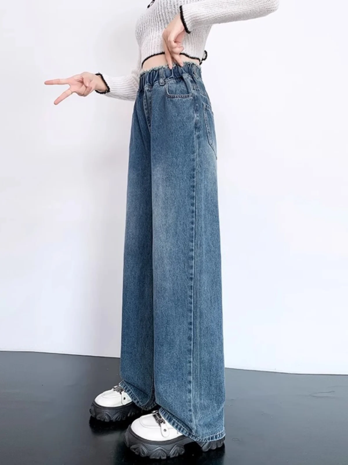 High Waist Straight Leg Elastic Waist Denim Jeans Women's plus Size Loose Vintage High Waist Slimming Wide Leg Long Trousers
High Waist Straight Leg Elastic Waist Denim Jeans Women's plus Size Loose Vintage High Waist Slimming Wide Leg Long Trousers
