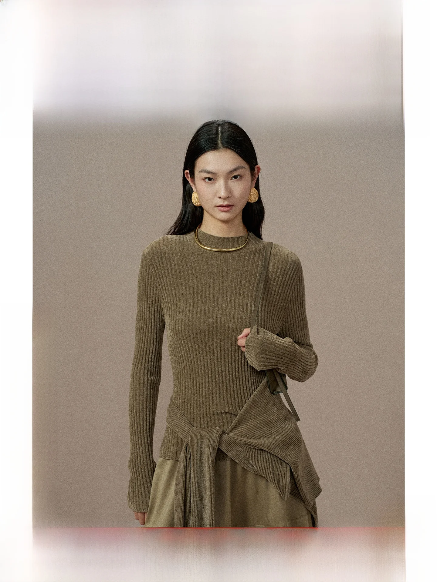 ZhiZhi Velvet Feel Slim Fit High Neck Base Shirt Women's Winter New Style Warm Comfortable Knitted Sweater Elegant Style
ZhiZhi Velvet Feel Slim Fit High Neck Base Shirt Women's Winter New Style Warm Comfortable Knitted Sweater Elegant Style