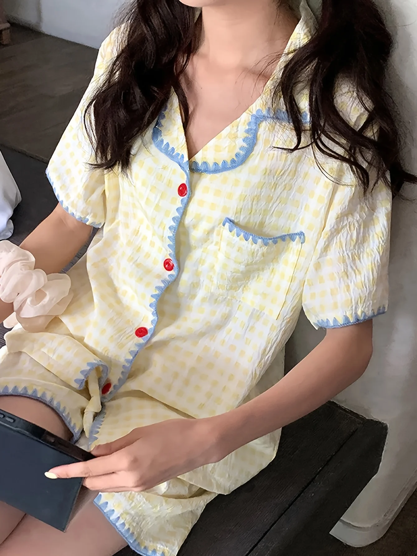Cute Yellow Plaid Pajama Set Women Short Sleeve Shorts 2Pcs Loungewear Set with Contrast Trim for Summer
Cute Yellow Plaid Pajama Set Women Short Sleeve Shorts 2Pcs Loungewear Set with Contrast Trim for Summer