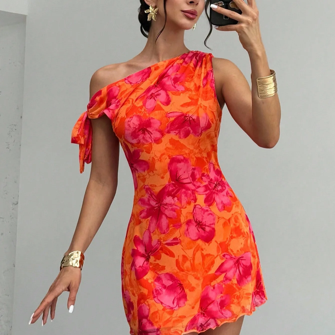 Women's Vintage Floral Print One Shoulder Mini Dress Ruched Bodycon With Tie Sleeve Wavy Hem Party Clubwear Summer Beach Dress
Women's Vintage Floral Print One Shoulder Mini Dress Ruched Bodycon With Tie Sleeve Wavy Hem Party Clubwear Summer Beach Dress