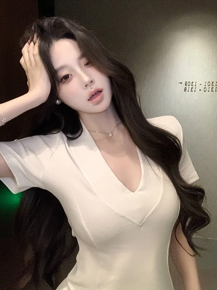 Summer New Style Sexy Short Sleeve V-Neck T-Shirt Women's Pure Desire Slim Fit Short Length Top Simple Style Inner Wear Base ...
Summer New Style Sexy Short Sleeve V-Neck T-Shirt Women's Pure Desire Slim Fit Short Length Top Simple Style Inner Wear Base ...