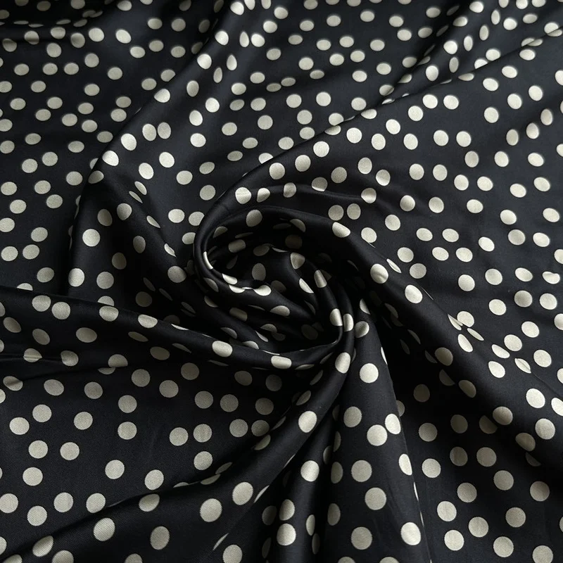 1 meter 100% Mulberry Silk 14 momme Twill Silk Fabric Black Polka Dots Printed 135cm 53" wide by the yard JN151
1 meter 100% Mulberry Silk 14 momme Twill Silk Fabric Black Polka Dots Printed 135cm 53" wide by the yard JN151
