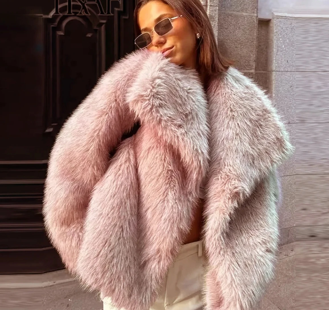 Chic Street Girls Gradient Faux Fur Jacket Women Winter Brand Fashion Fluffy Fox Fur Coat Female Outerwear Fluffy Jacket
Chic Street Girls Gradient Faux Fur Jacket Women Winter Brand Fashion Fluffy Fox Fur Coat Female Outerwear Fluffy Jacket
