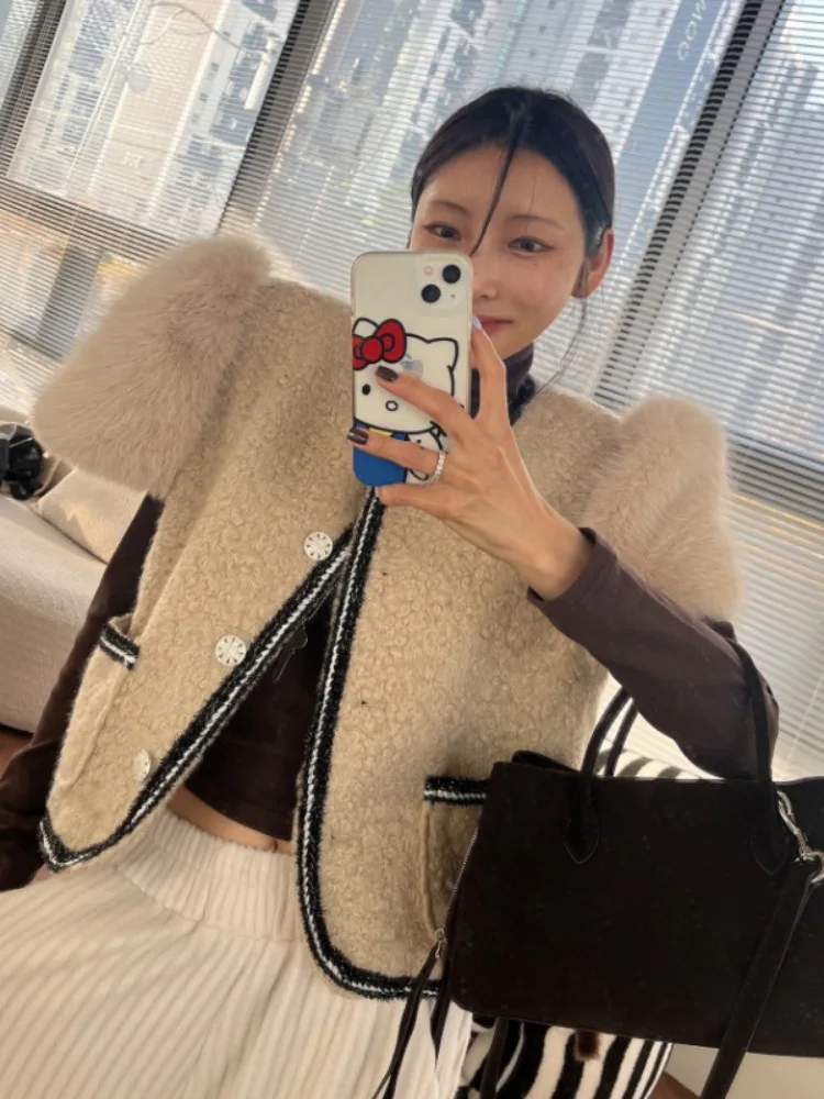 Furry Short Sleeve Jacket Women's Autumn New Style Double Pocket Versatile Top Color Block Trim Splicing Soft Material Outdoo...
Furry Short Sleeve Jacket Women's Autumn New Style Double Pocket Versatile Top Color Block Trim Splicing Soft Material Outdoo...