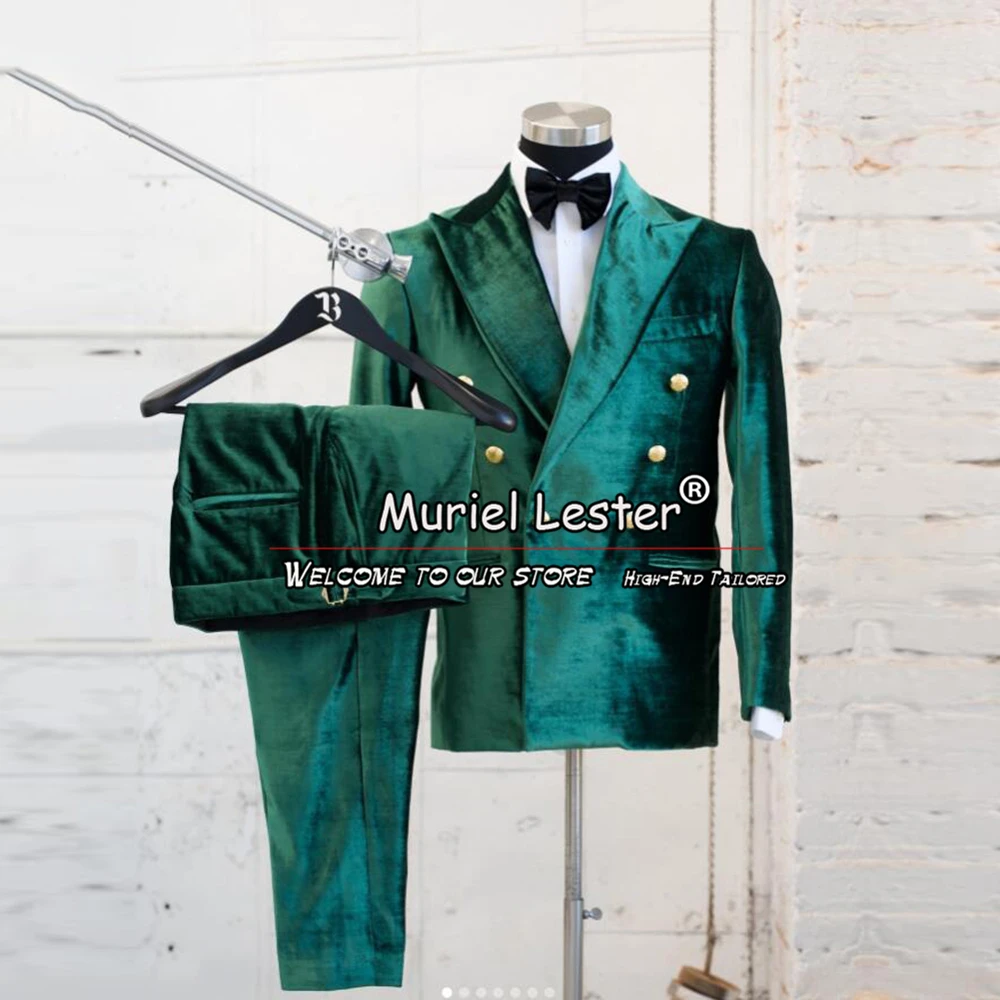 Green Velvet Wedding Suits Slim Fit Double Breasted Jacket With Gold Metal Buttons Custom Made 2 Pieces Groom Tuxedos Plus Size
Green Velvet Wedding Suits Slim Fit Double Breasted Jacket With Gold Metal Buttons Custom Made 2 Pieces Groom Tuxedos Plus Size