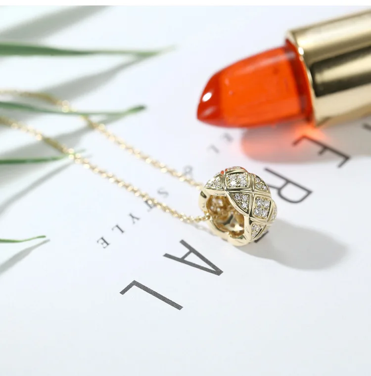 18K Yellow Gold Necklace Natural Diamond Ring Pendant with Pendants Rose Fine Fashion Jewelry Office Round Necklace for Luxury
18K Yellow Gold Necklace Natural Diamond Ring Pendant with Pendants Rose Fine Fashion Jewelry Office Round Necklace for Luxury