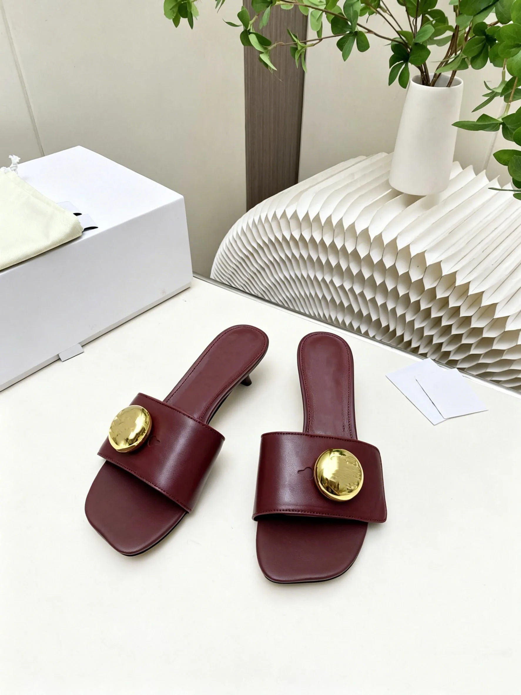 High quality wine red fashionable women's high heels slippers
High quality wine red fashionable women's high heels slippers