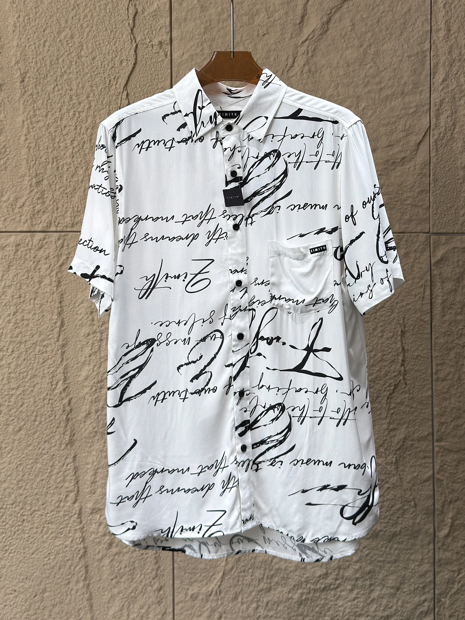 Smooth Draping Summer Men's Casual Loose Fit Short Sleeve Shirt Letter Print Comfortable Breathable Fashionable Chinese Brand
Smooth Draping Summer Men's Casual Loose Fit Short Sleeve Shirt Letter Print Comfortable Breathable Fashionable Chinese Brand