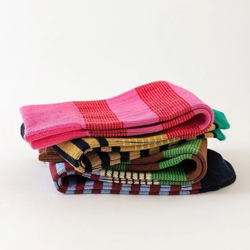 4 pairs of contrasting striped socks women long tube socks for autumn winter new style for slimming casual socks
4 pairs of contrasting striped socks women long tube socks for autumn winter new style for slimming casual socks