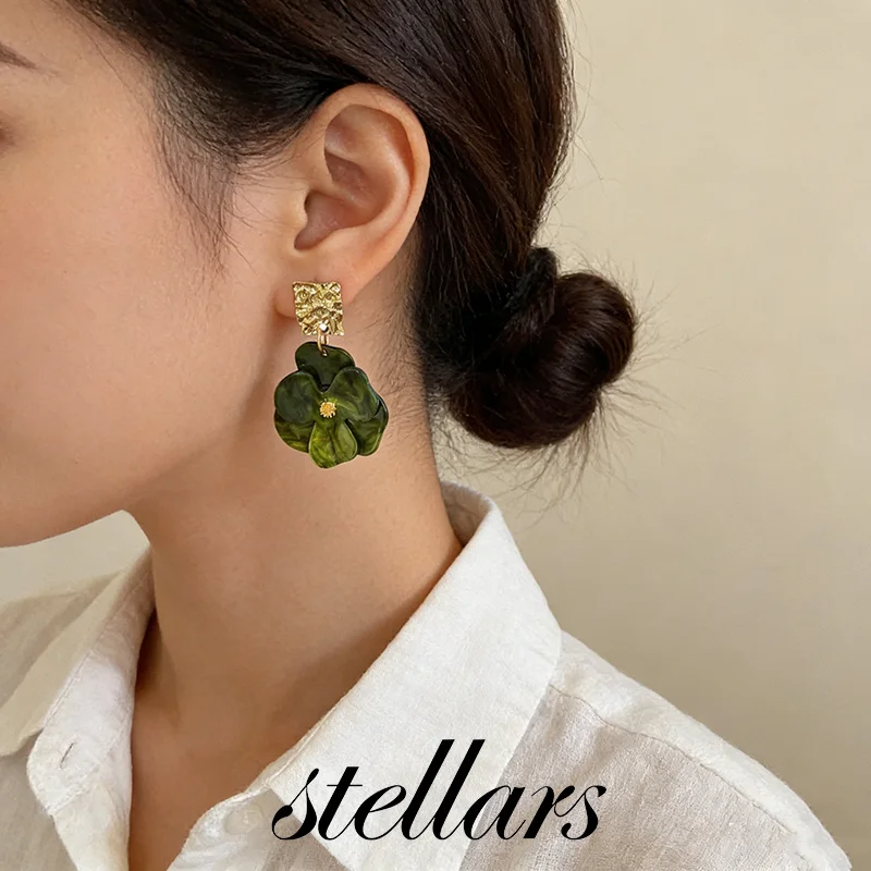 Vintage Acrylic Green Flower Stud Earrings Unique Personality Elegant Luxurious Women's Jewelry Fashion Accessory
Vintage Acrylic Green Flower Stud Earrings Unique Personality Elegant Luxurious Women's Jewelry Fashion Accessory