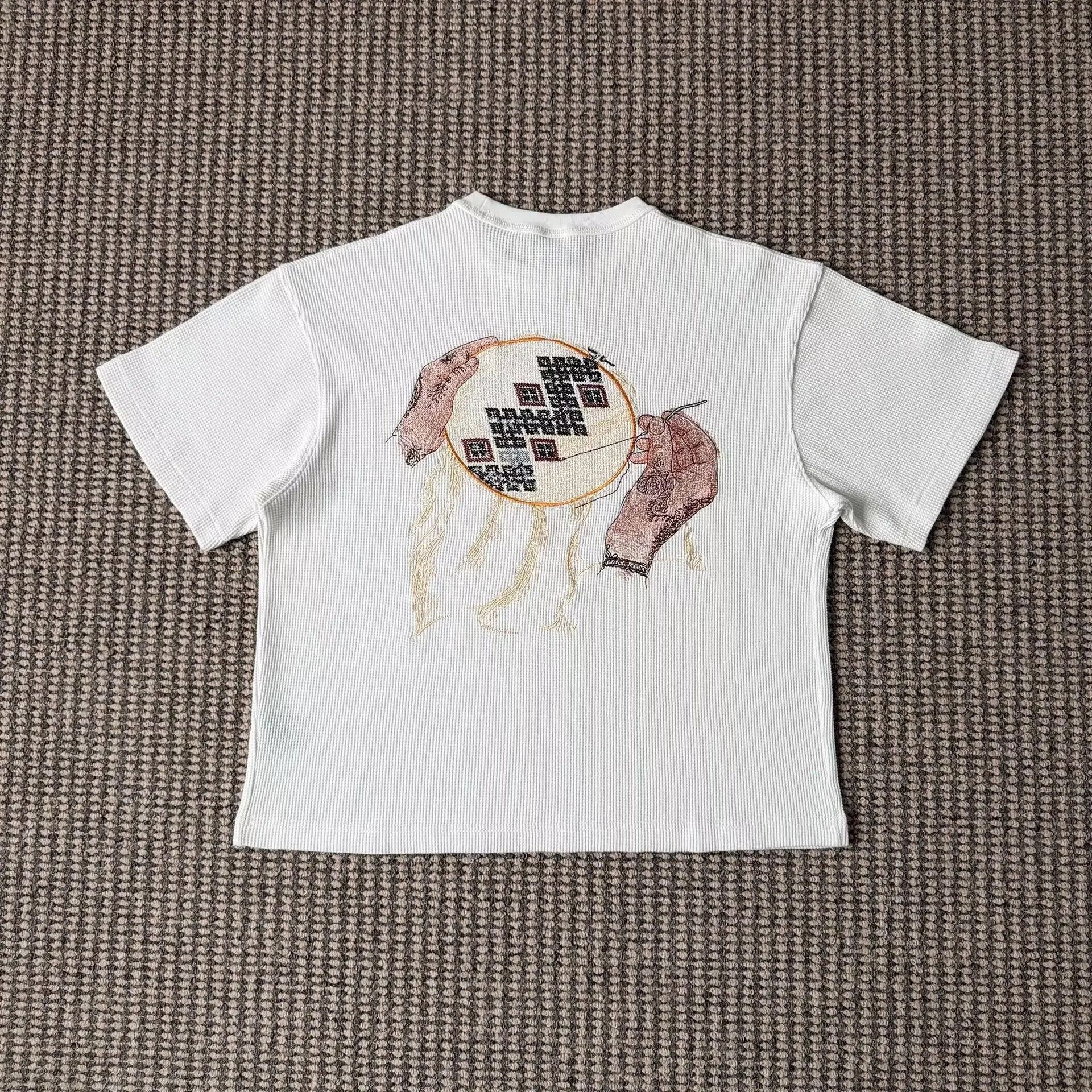 Cool American Hip Hop Derschutze Short Sleeve T-Shirt with Embroidered Floral Letter Pattern round Neck Cleanfit Style for Men
Cool American Hip Hop Derschutze Short Sleeve T-Shirt with Embroidered Floral Letter Pattern round Neck Cleanfit Style for Men