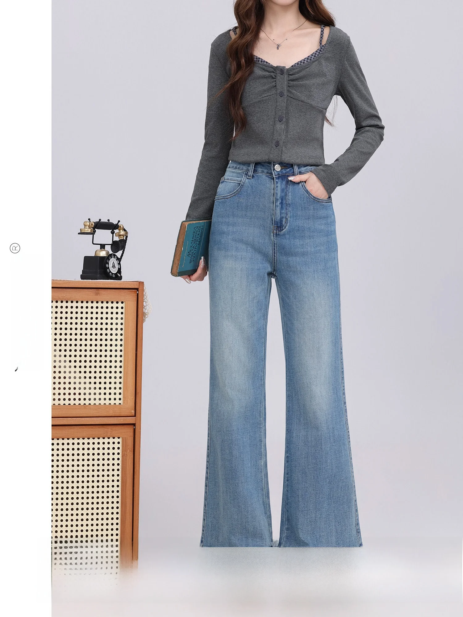 Blue High Waist Wide Leg Denim Jeans Women's Casual Versatile Spring New Style Jeans by Another Lane Wide Shadow Series
Blue High Waist Wide Leg Denim Jeans Women's Casual Versatile Spring New Style Jeans by Another Lane Wide Shadow Series