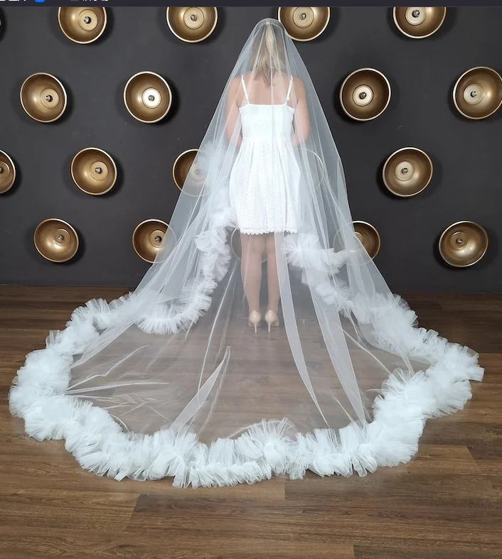 Ruffle trim ruffled Wedding veil Cathedral Fluffy veil with ruffles Modern bridal accessory ruffle edge handmade veils
Ruffle trim ruffled Wedding veil Cathedral Fluffy veil with ruffles Modern bridal accessory ruffle edge handmade veils