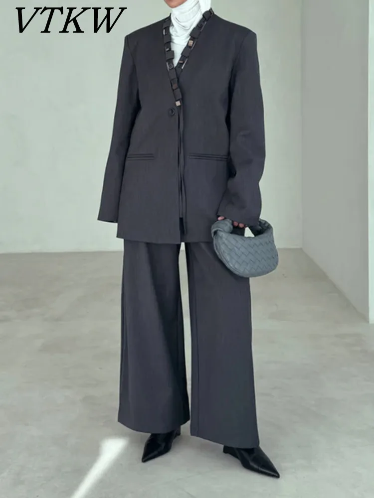 VTKW Solid-color One-button V-neck Loose And Versatile Design - 2025 Spring New Women's Blazer High-quality Suit Jacket
VTKW Solid-color One-button V-neck Loose And Versatile Design - 2025 Spring New Women's Blazer High-quality Suit Jacket