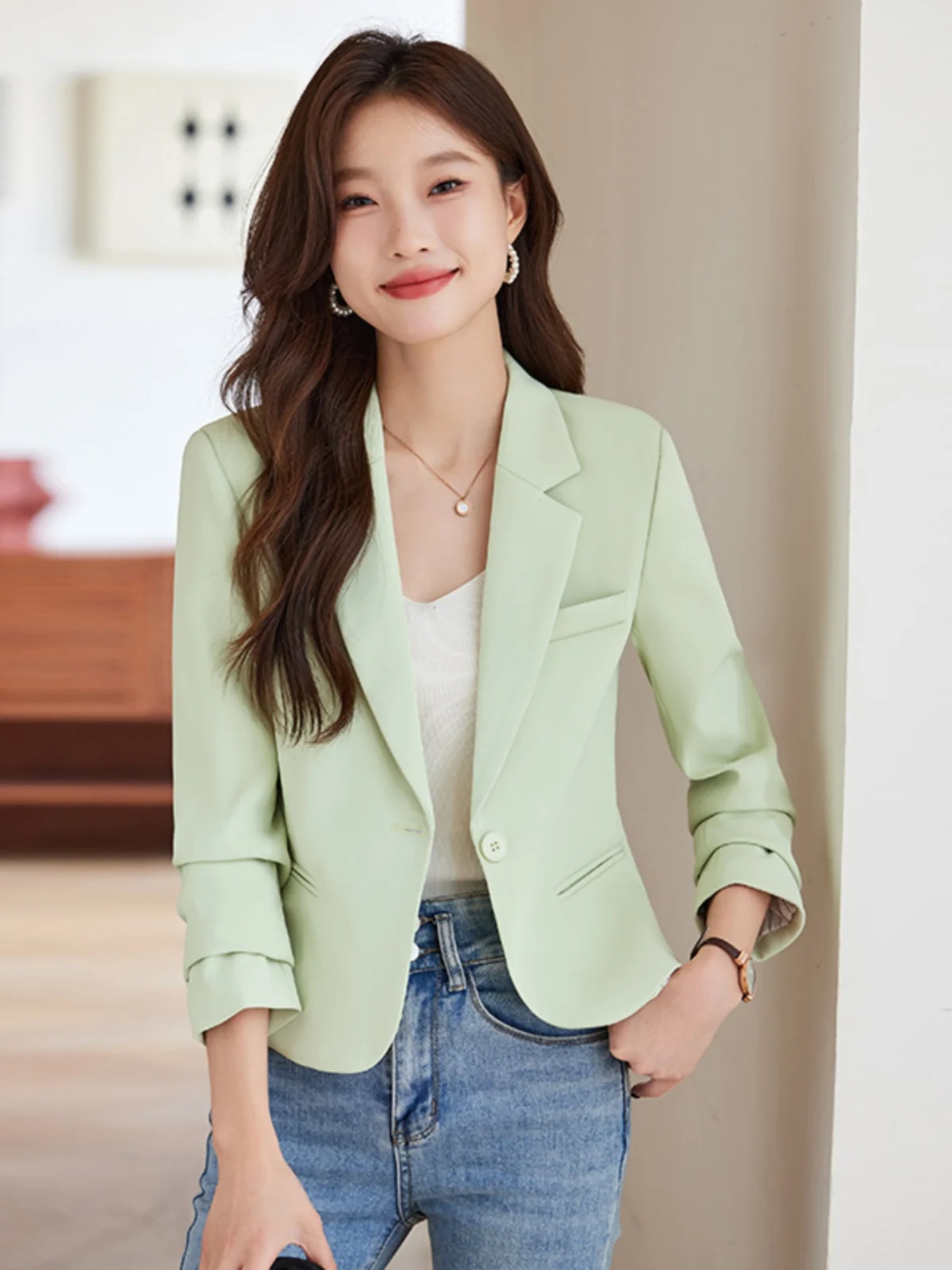 Green Short Women's Suit Jacket Commute Professional Pure Color Versatile Autumn New Style Korean Version Office Lady
Green Short Women's Suit Jacket Commute Professional Pure Color Versatile Autumn New Style Korean Version Office Lady