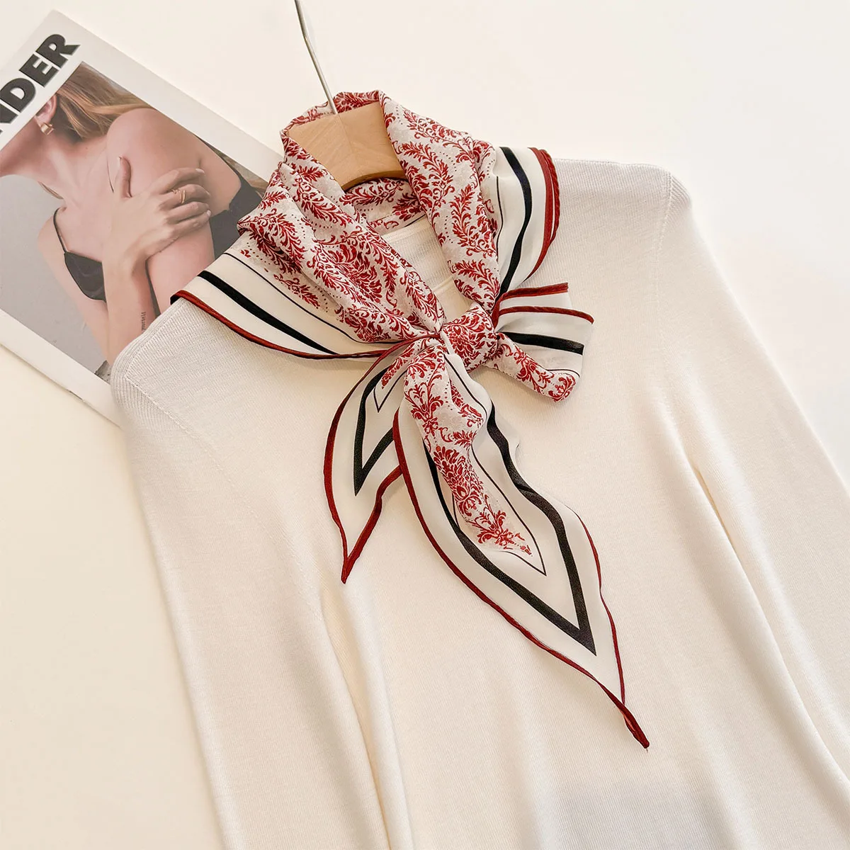 2026 New Luxury Print Satin Rhombus Scarf for Women Shawl Hijab Neckerchief Female Hair Ribbon Headband Fashion Wrap Bandana
2026 New Luxury Print Satin Rhombus Scarf for Women Shawl Hijab Neckerchief Female Hair Ribbon Headband Fashion Wrap Bandana